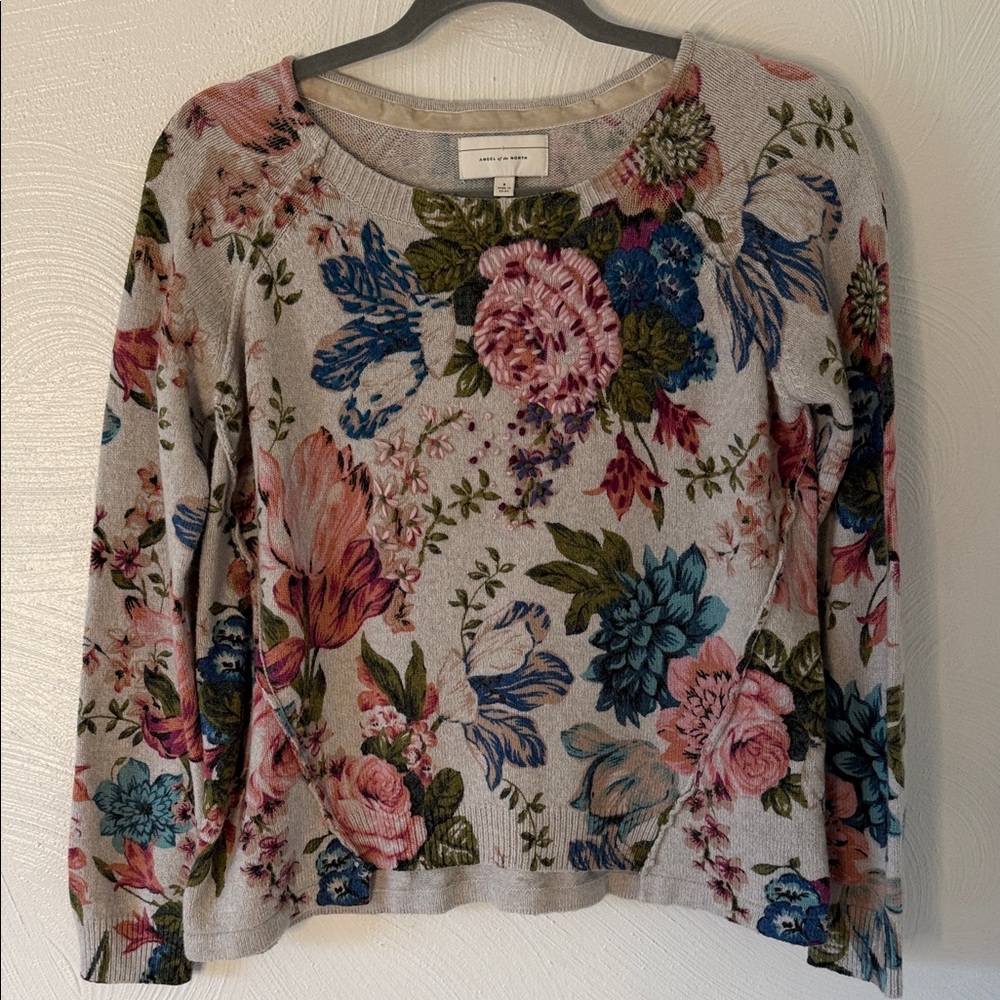 Anthropologie Angel Of The North Gray Floral Sweater with Embroidery. Size Small